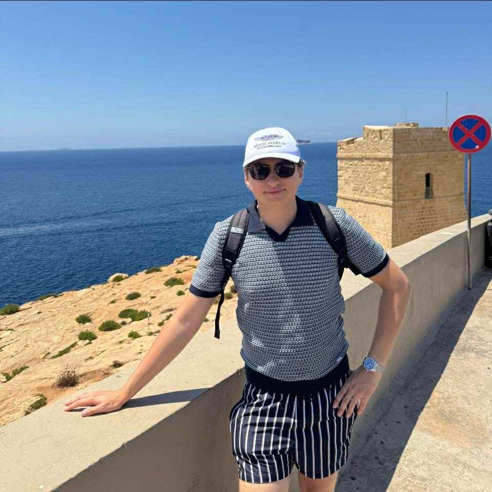 f6618356-1df6-475c-ab3b-dcad9248fb13